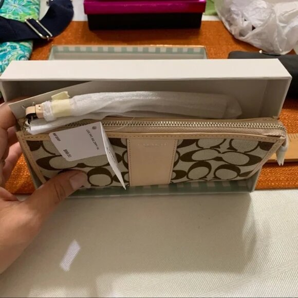 NWT Coach legacy print signature zippy wallet - Picture 2 of 7